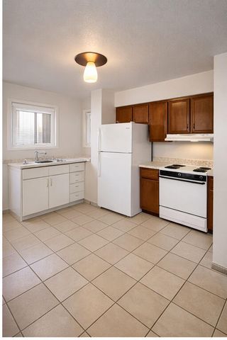 4017 Thaxton Avenue SE, Albuquerque, NM 87108