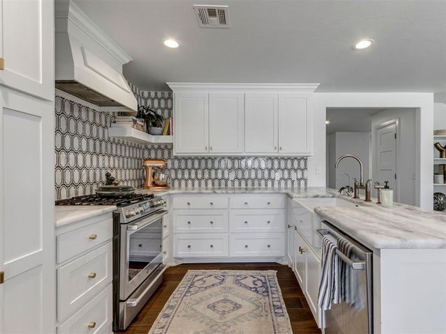 1501 Andover Court, The Village, OK 73120