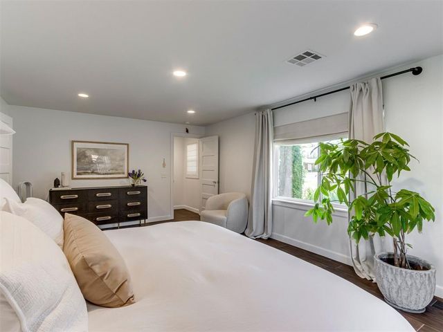 1501 Andover Court, The Village, OK 73120