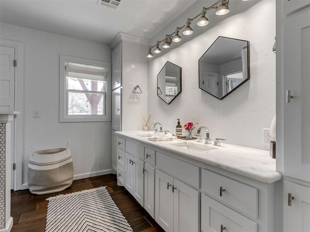 1501 Andover Court, The Village, OK 73120