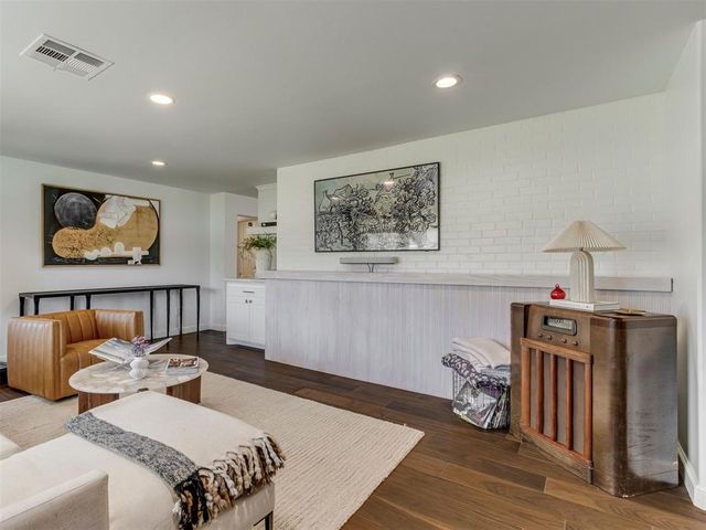 1501 Andover Court, The Village, OK 73120