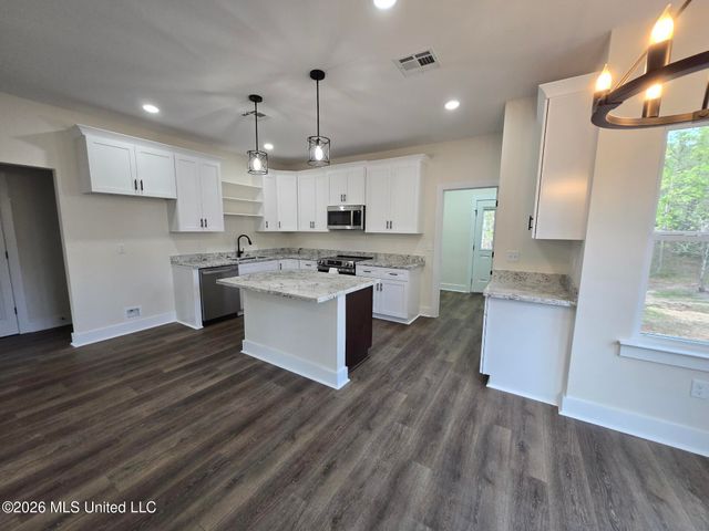 401 George Ford Road, Carriere, MS 39426