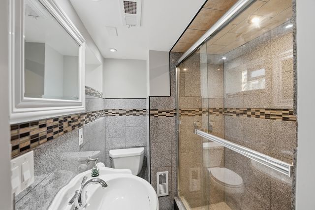 1610 Stockton Avenue, Des Plaines, IL 60018