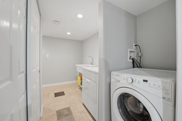 1610 Stockton Avenue, Des Plaines, IL 60018