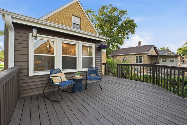 1610 Stockton Avenue, Des Plaines, IL 60018
