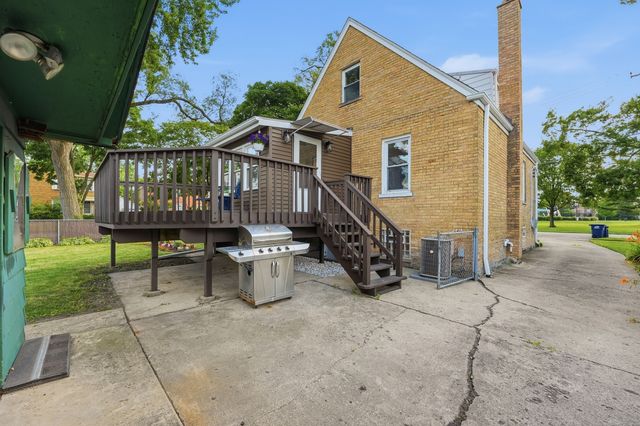 1610 Stockton Avenue, Des Plaines, IL 60018