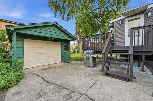 1610 Stockton Avenue, Des Plaines, IL 60018