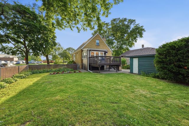 1610 Stockton Avenue, Des Plaines, IL 60018