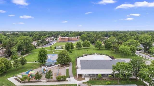 1610 Stockton Avenue, Des Plaines, IL 60018