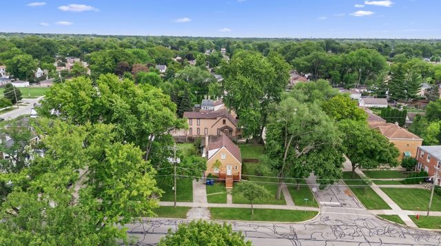 1610 Stockton Avenue, Des Plaines, IL 60018