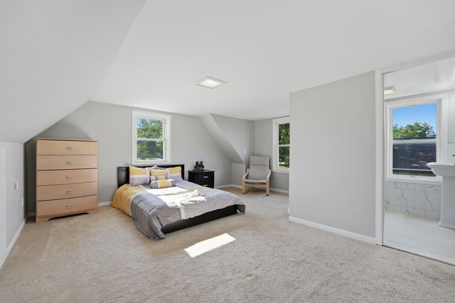1610 Stockton Avenue, Des Plaines, IL 60018