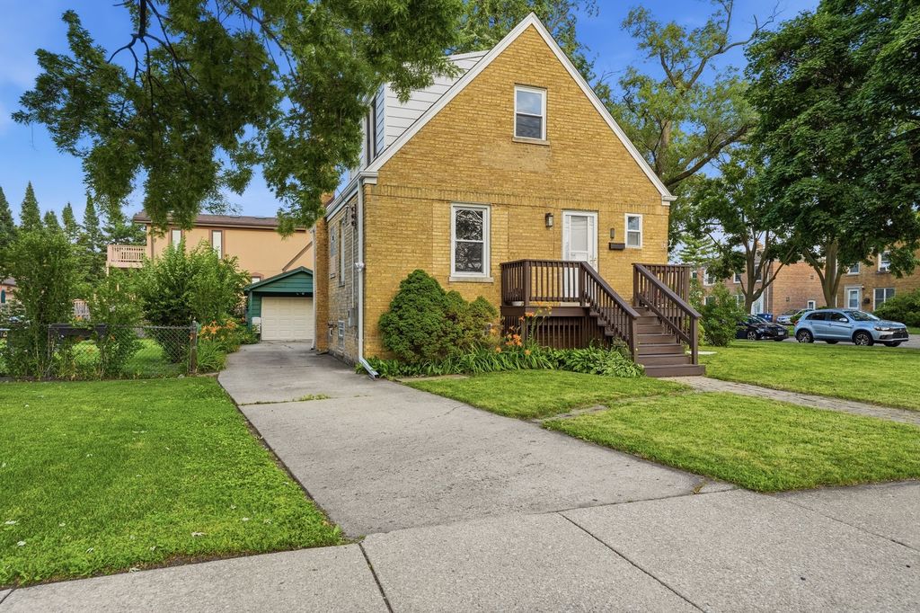1610 Stockton Avenue, Des Plaines, IL 60018
