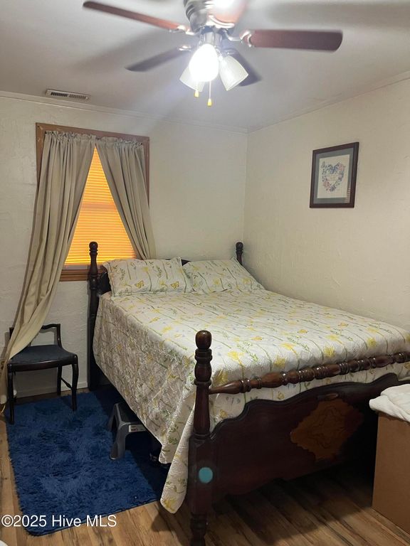 Image 11 of property listing at 1100 Shepard Street, Morehead City, NC 28557