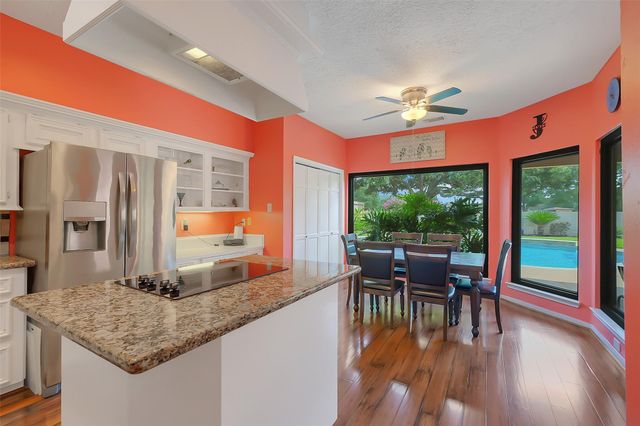 910 Millpond Drive, Sugar Land, TX 77498