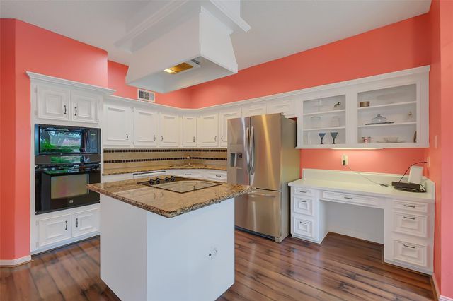 910 Millpond Drive, Sugar Land, TX 77498