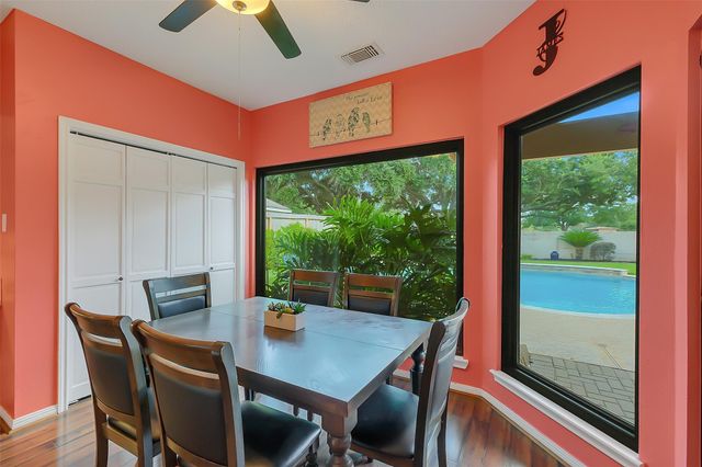 910 Millpond Drive, Sugar Land, TX 77498