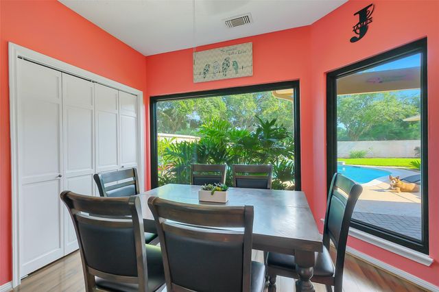 910 Millpond Drive, Sugar Land, TX 77498