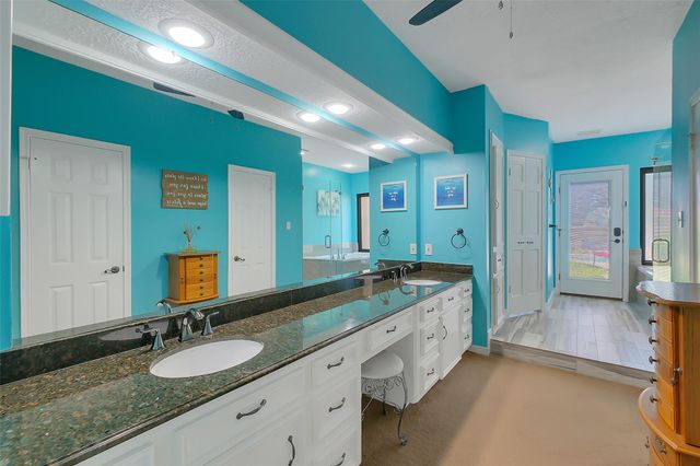 910 Millpond Drive, Sugar Land, TX 77498