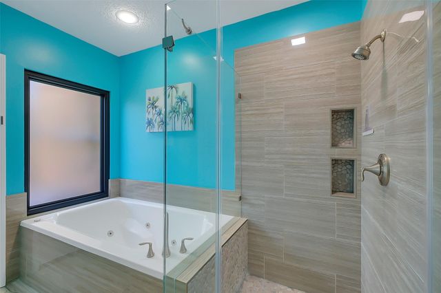 910 Millpond Drive, Sugar Land, TX 77498
