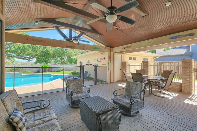 910 Millpond Drive, Sugar Land, TX 77498