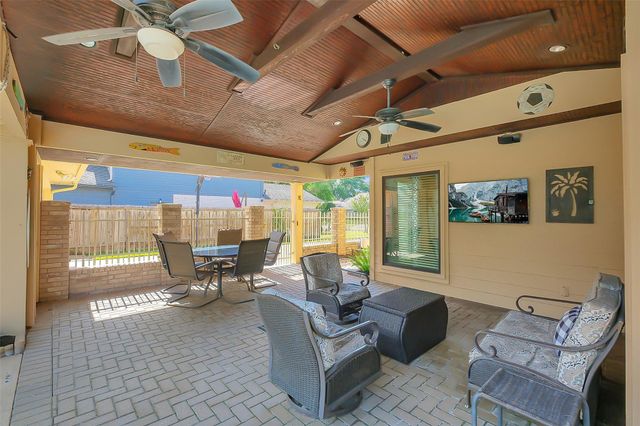 910 Millpond Drive, Sugar Land, TX 77498