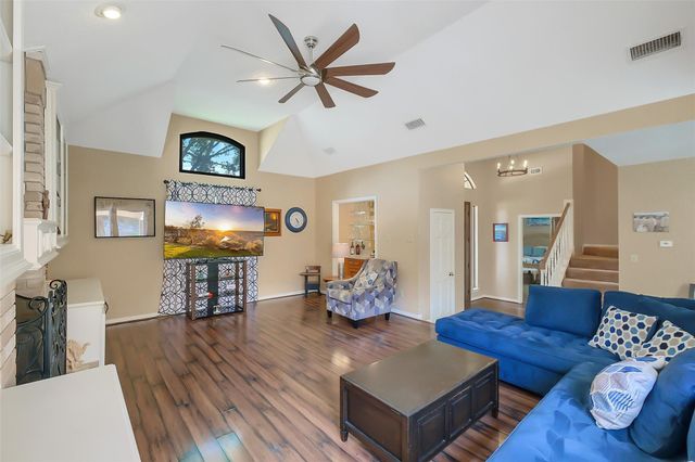 910 Millpond Drive, Sugar Land, TX 77498