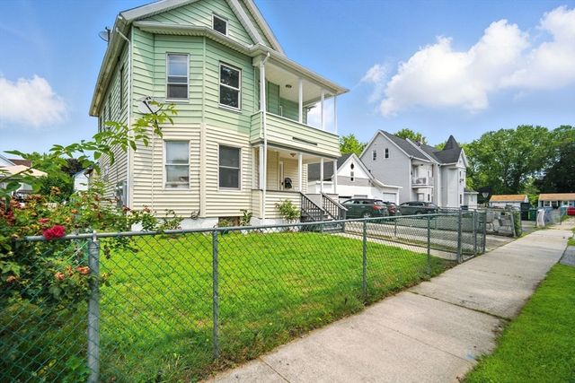 16 Laurel St, Springfield, MA 01107