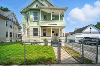 16 Laurel St, Springfield, MA 01107