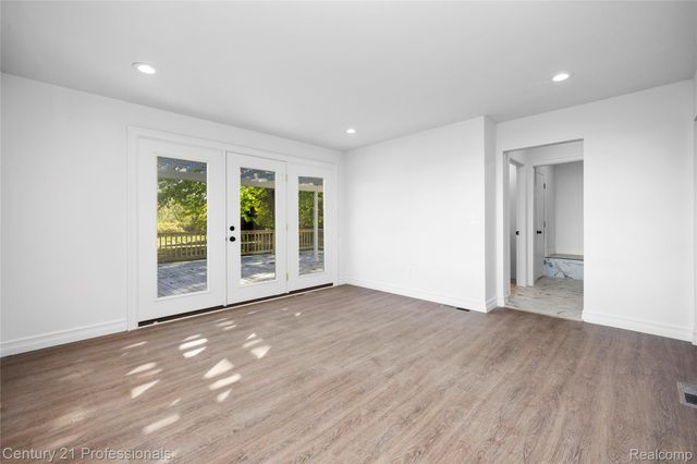 7359 Saint Clair Hwy Highway, East China Township, MI 48054