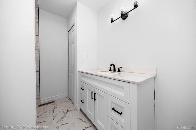 7359 Saint Clair Hwy Highway, East China Township, MI 48054