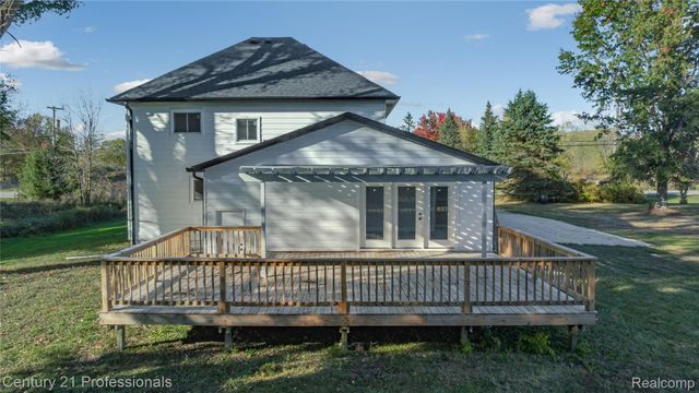 7359 Saint Clair Hwy Highway, East China Township, MI 48054