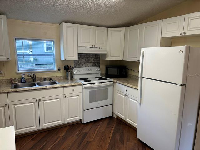 212 ASHLEY STREET, Hawthorne, FL 32640
