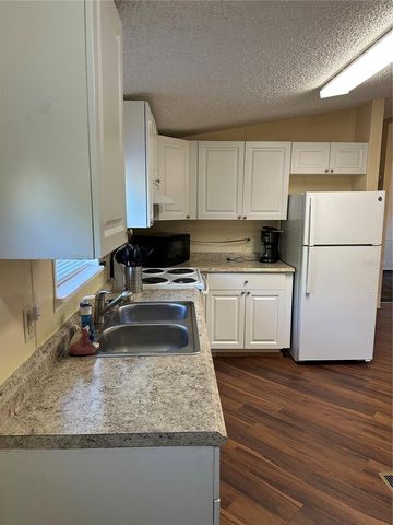 212 ASHLEY STREET, Hawthorne, FL 32640