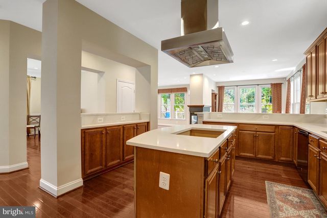5688 TOWER HILL CIR, Alexandria, VA 22315
