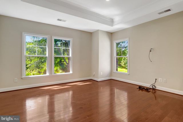 5688 TOWER HILL CIR, Alexandria, VA 22315