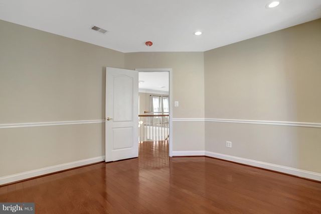 5688 TOWER HILL CIR, Alexandria, VA 22315