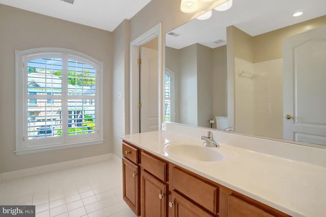 5688 TOWER HILL CIR, Alexandria, VA 22315