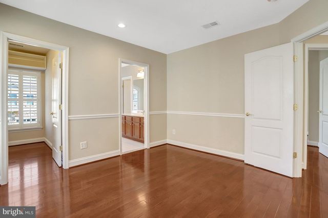 5688 TOWER HILL CIR, Alexandria, VA 22315