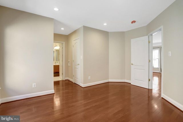 5688 TOWER HILL CIR, Alexandria, VA 22315