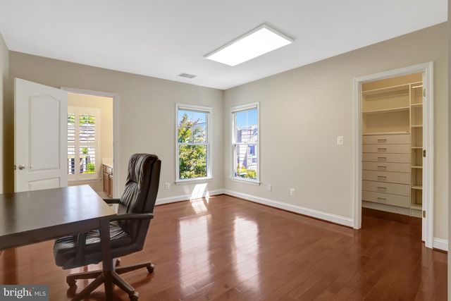 5688 TOWER HILL CIR, Alexandria, VA 22315