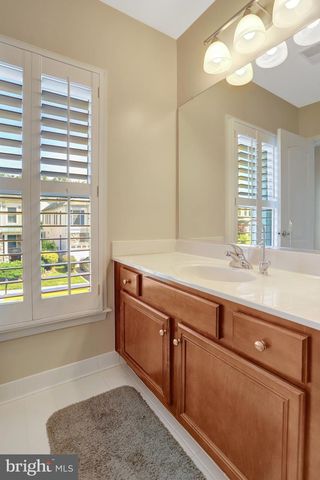 5688 TOWER HILL CIR, Alexandria, VA 22315