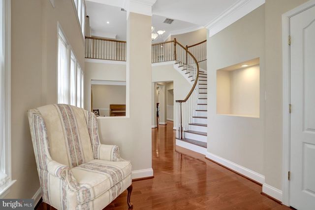 5688 TOWER HILL CIR, Alexandria, VA 22315