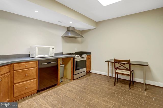 5688 TOWER HILL CIR, Alexandria, VA 22315
