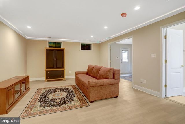 5688 TOWER HILL CIR, Alexandria, VA 22315