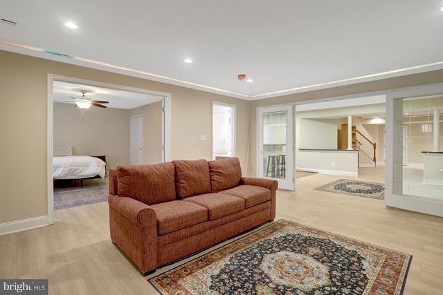 5688 TOWER HILL CIR, Alexandria, VA 22315
