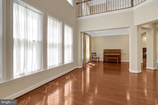 5688 TOWER HILL CIR, Alexandria, VA 22315