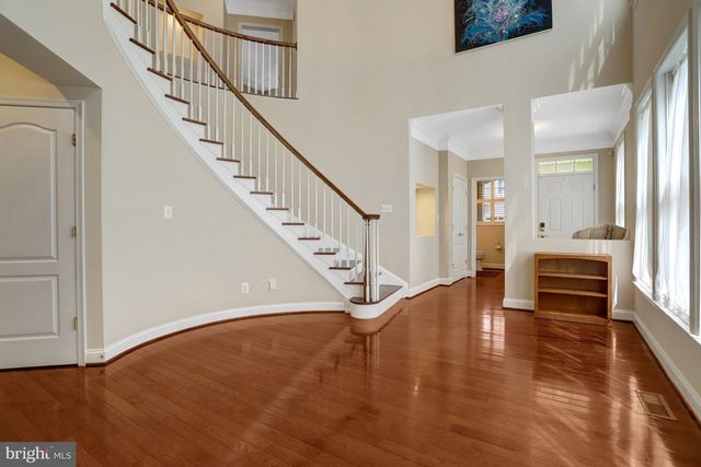 5688 TOWER HILL CIR, Alexandria, VA 22315