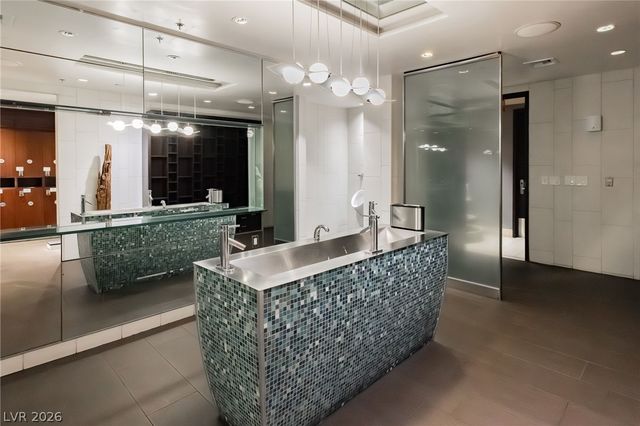 4525 Dean Martin Drive 2012, Las Vegas, NV 89103