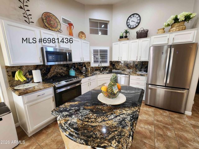 15548 W CATALINA Drive, Goodyear, AZ 85395