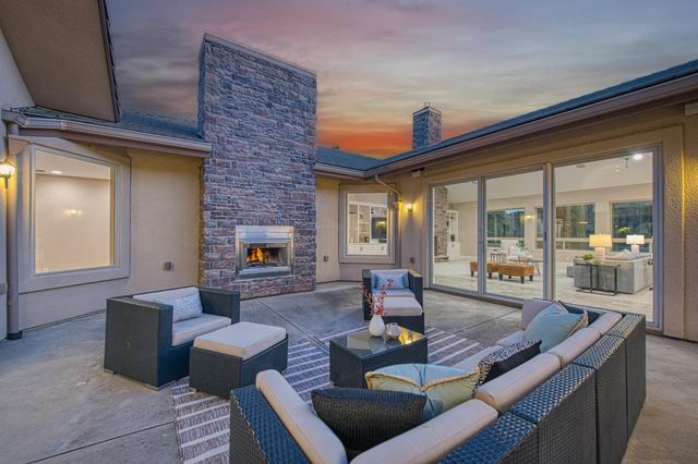 14209 Academy Oaks Ln, Clovis, CA 93619